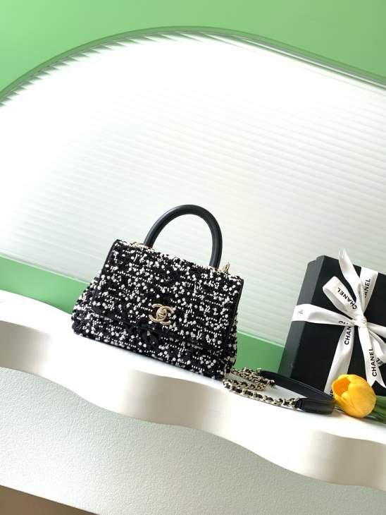 Picture of Chanel Handbags _SKUfw239880068fw